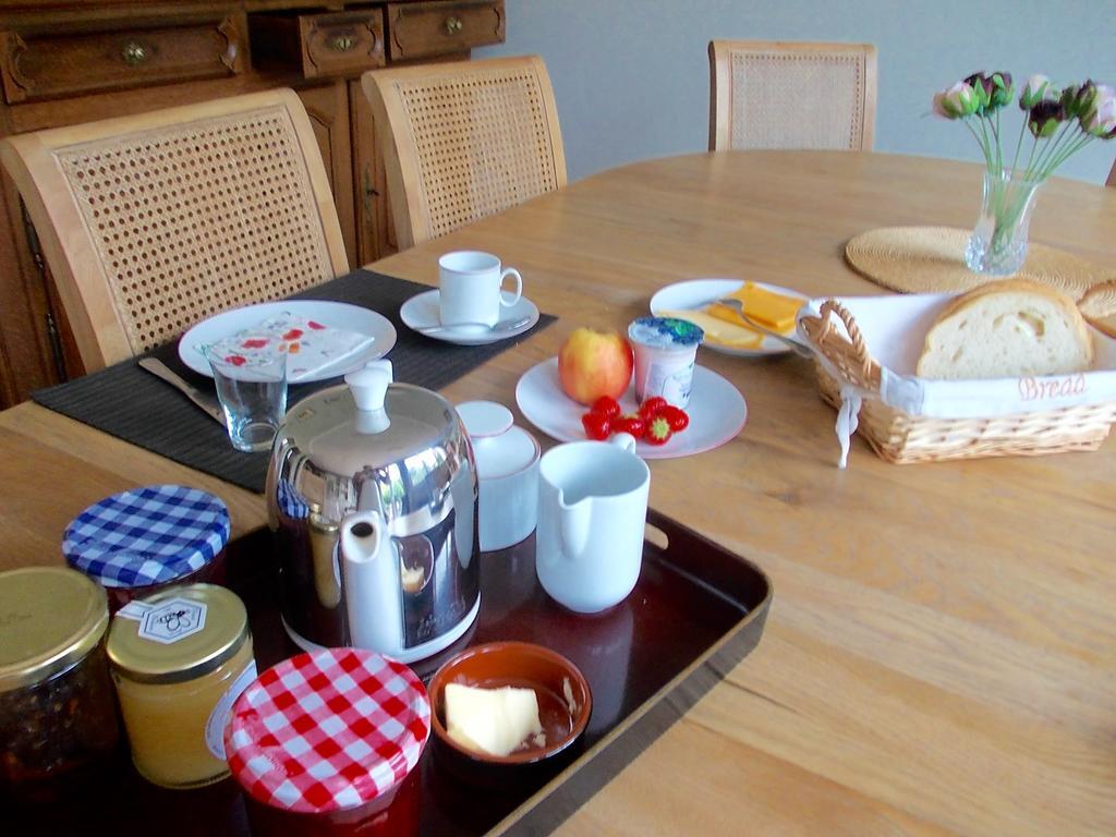 B&B Chambre Chocolat Woluwe-Saint-Lambert Bagian luar foto
