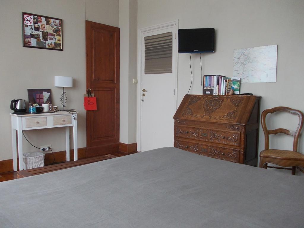 B&B Chambre Chocolat Woluwe-Saint-Lambert Bagian luar foto