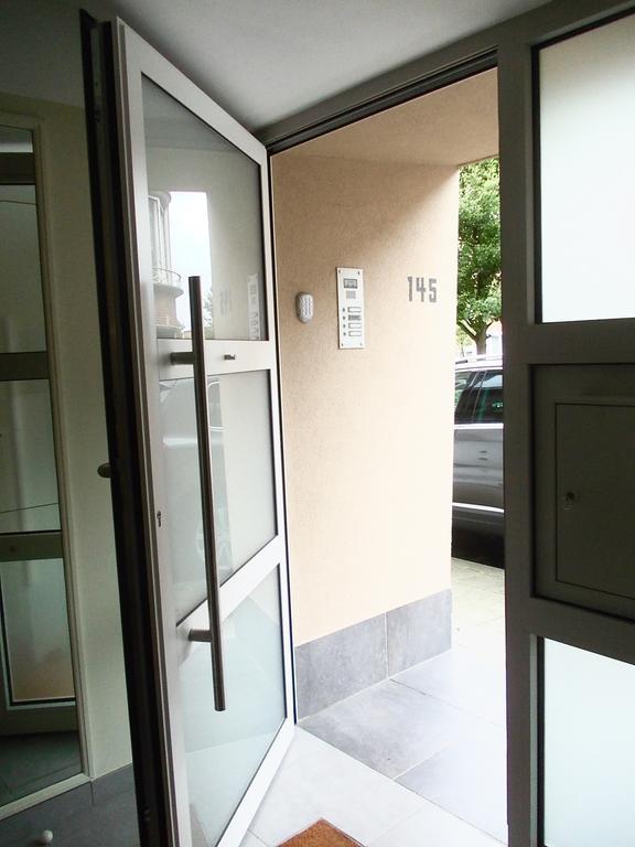 B&B Chambre Chocolat Woluwe-Saint-Lambert Bagian luar foto